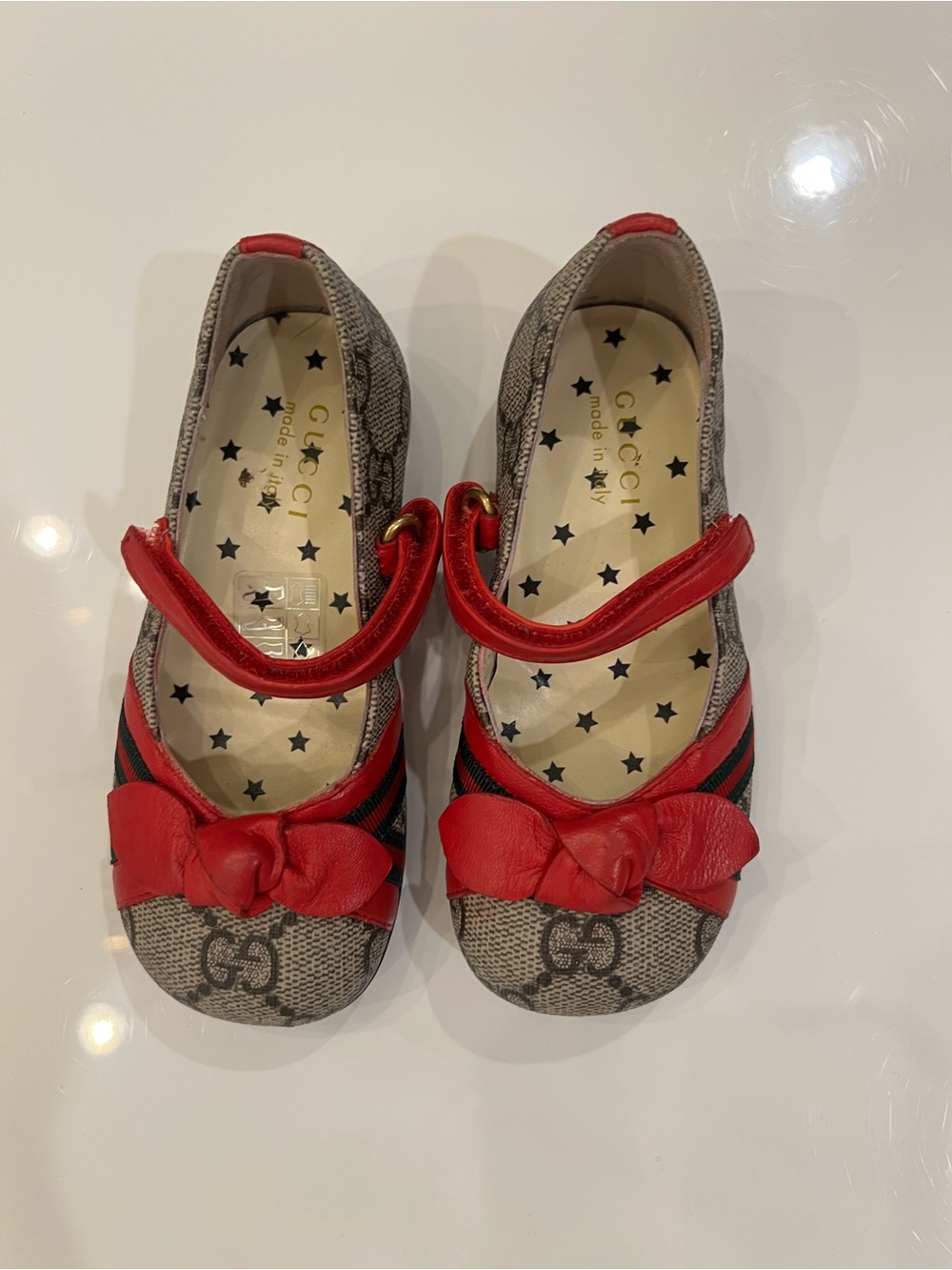 Gucci Beige Monogram Girls Mary Janes with Red Bow and Web Detail